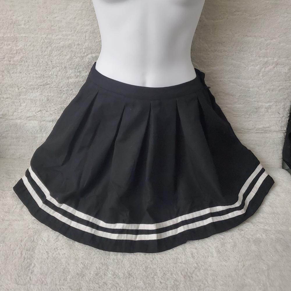 Hot Topic Black Circle Skirt with White Double Stripe
